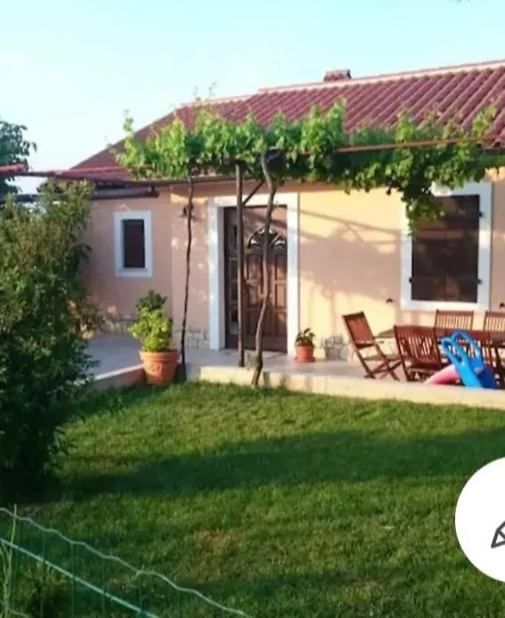 Villa Kuca Za Odmor Maria Bartici Barbici Сasa de vacaciones